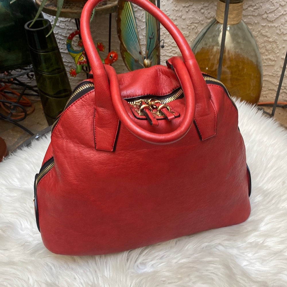♦️♦️RED FAUX LEATHER SATCHEL PURSE♦️♦️